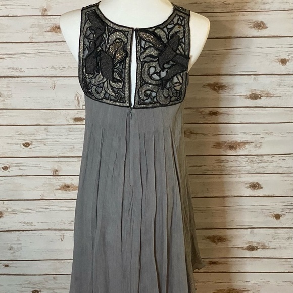 BCBG Max Azria Runway grey monochromatic appliqué yoke cocktail dress - Picture 4 of 6